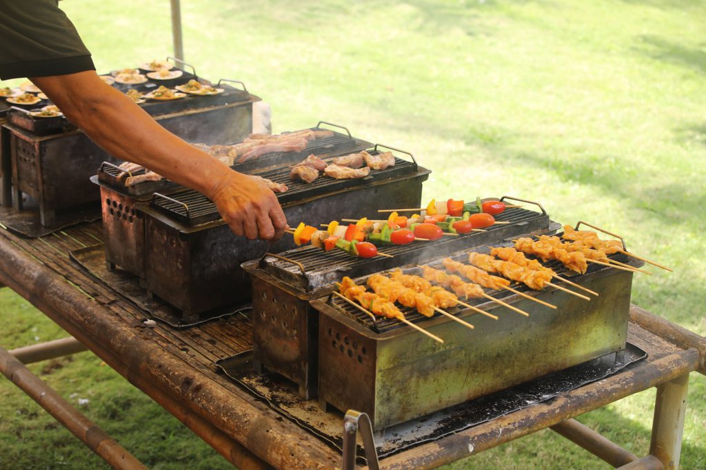 Brunch buffet . (3)